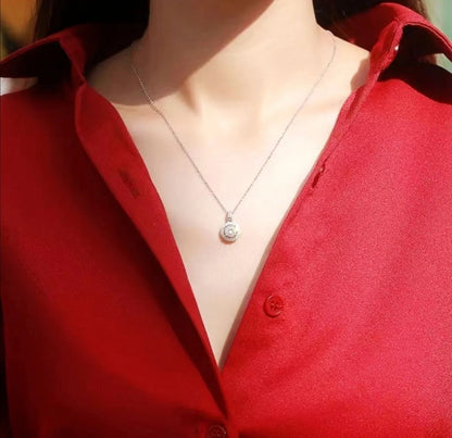 Elegant Round Crystal Pendant Necklace – Silver Shine