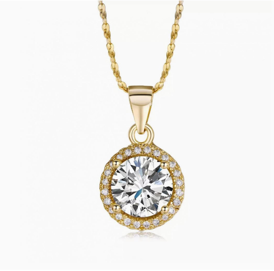 Elegant Round Crystal Pendant Necklace – Silver Shine